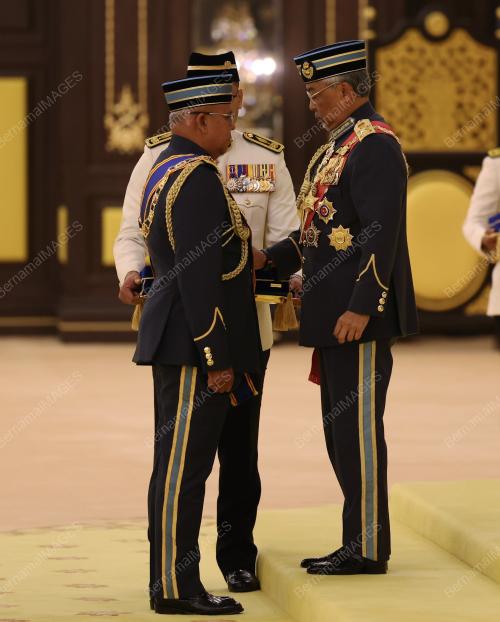AL-SULTAN ABDULLAH RI'AYATUDDIN AL-MUSTAFA BILLAH SHAH