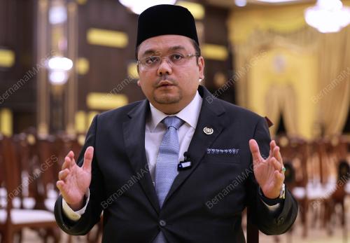 DATUK AZUAN EFFENDY ZAIRAKITHNAINI