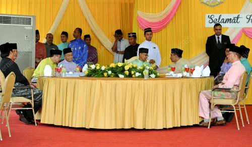 KL13_01092013_AGONG