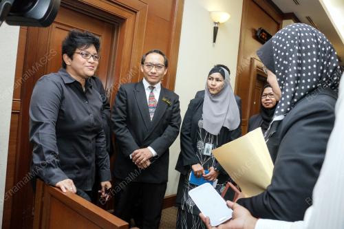 KL13_01092016_AZALINA_COURT