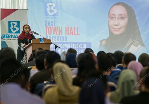 KL13_02012019_TOWN_HALL_BN201812317211