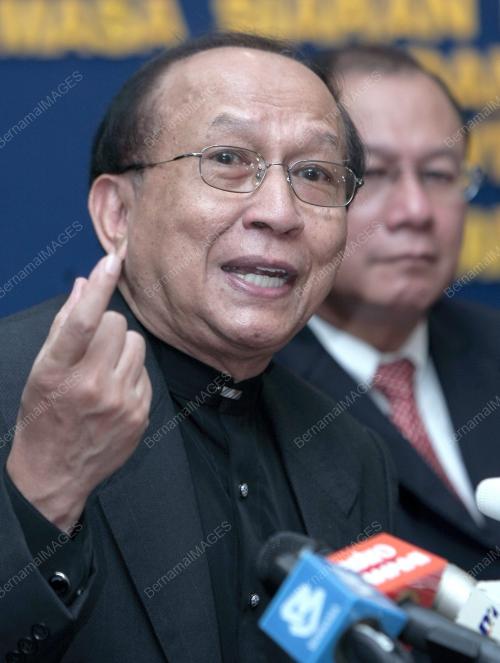 KL13_02022011_MOU_RAIS