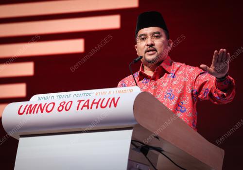 DATUK DR ASYRAF WAJDI DUSUKI