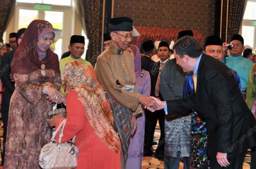 KL13_02062013_AGONG_SALAM