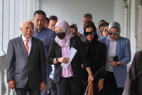 DATUK SERI BUNG MOKTAR RADIN