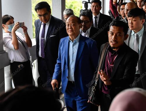 TAN SRI ROBERT TAN HUA CHOON