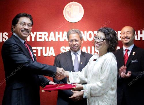 MUSTAPA MOHAMED