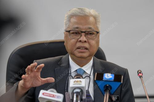 DATUK SERI ISMAIL SABRI YAAKOB