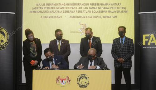 DATUK SERI TAKIYUDDIN HASSAN