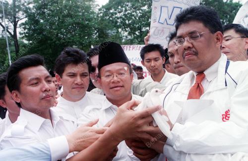 KL13_04022016_PROTES_UMNO
