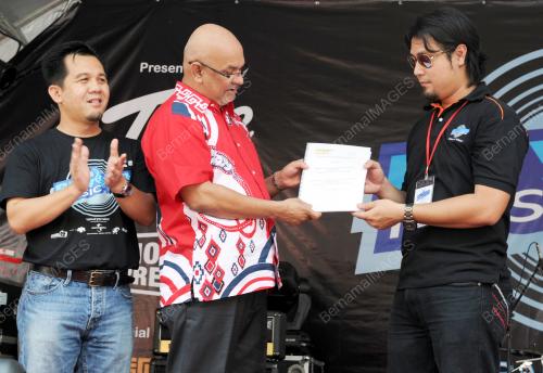 KL13_04032012_BNYOUTH