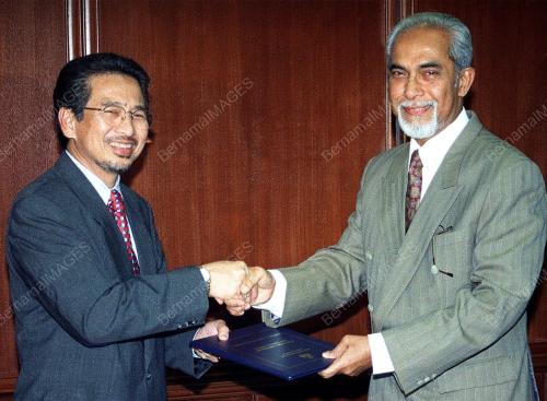 Anuar Zaini Md Zain & Abdullah Sanusi Ahmad