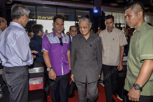 KL13_04112018_PM_BN201811022603