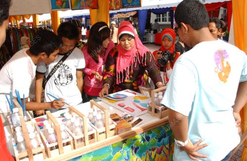 LEBUH SENI