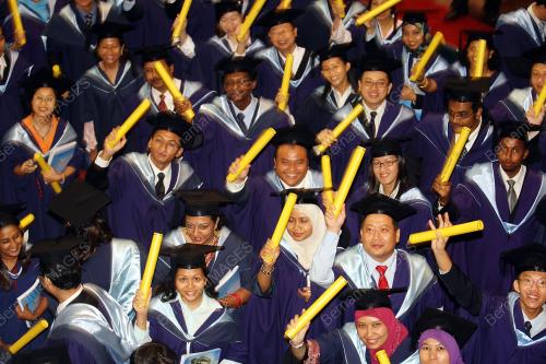 GRADUAN UNIVERSITI MALAYA