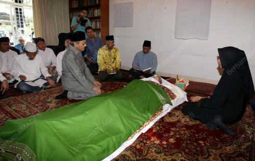 ABDUL SAMAD ISMAIL