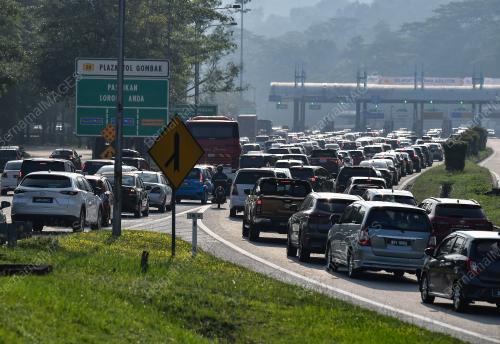 TINJAUAN ALIRAN TRAFIK TOL GOMBAK