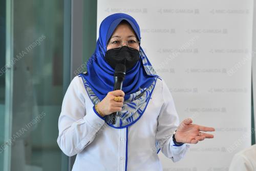 DATIN NORLIA NOAH