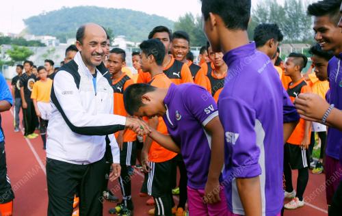 KL13_06112015_PIALA
