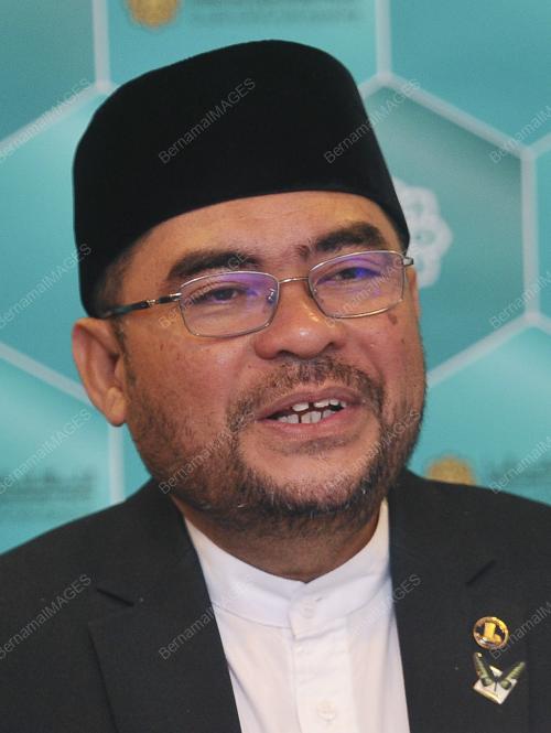 DATUK SERI DR MUJAHID YUSOF RAWA