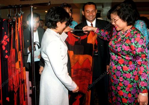 KL13_07012016_RAFIDAH_BAJU