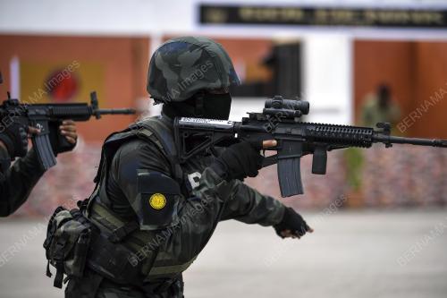 PERSEMBAHAN DEMONSTRASI ANTIKEGANASAN PDRM
