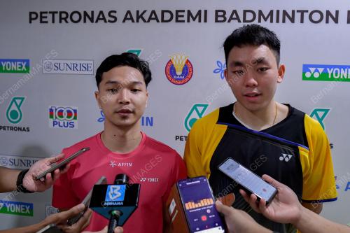SESI LATIHAN BADMINTON