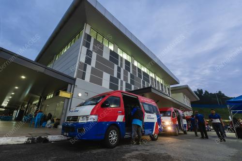 PELAJAR MANGSA DI PPS KE SEKOLAH