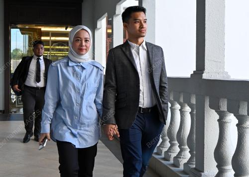 DATIN VIVY YUSOF