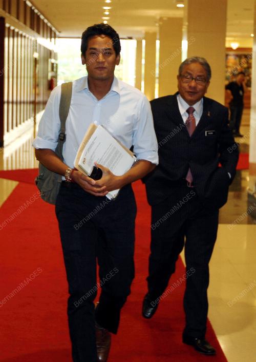 MOHD NAJIB TUN ABDUL RAZAK
