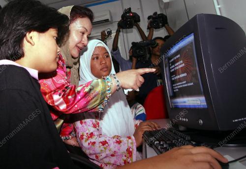 DATIN SERI ROSMAH MANSOR