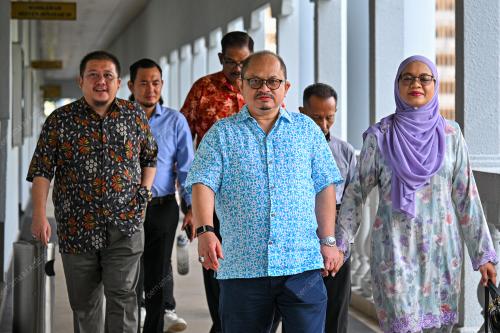 DATUK SERI SHAMSUL ISKANDAR MOHD AKIN