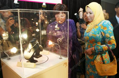 TUANKU NUR ZAHIRAH
