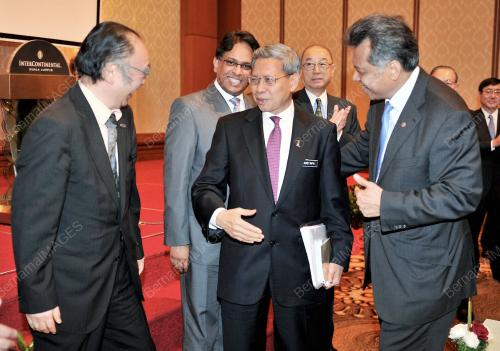 DATUK SERI MUSTAPA MOHAMAD