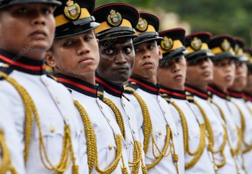 ISTIADAT PERBARISAN PERTAULIAHAN DIRAJA DAN PEMGURNIAAN WATIKAH