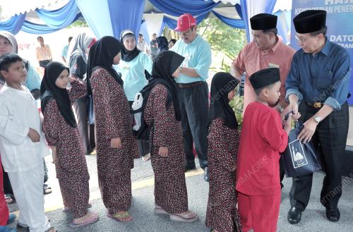 DATUK SERI UTAMA DR RAIS YATIM