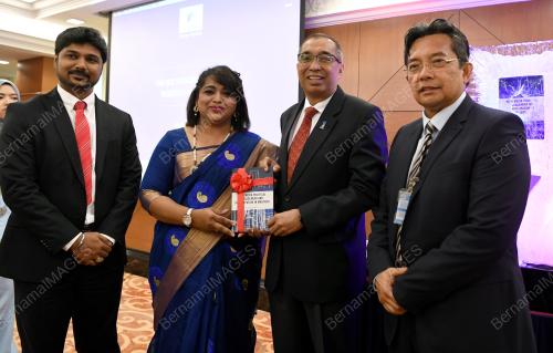 KL13_08112017_SALLEH_BUKU_BN201711070673