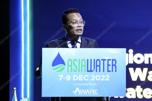NIK NAZMI NIK AHMAD