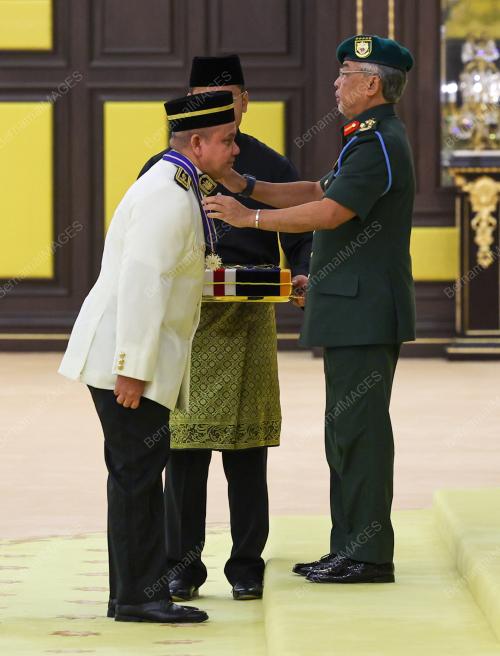 AL-SULTAN ABDULLAH RI'AYATUDDIN AL-MUSTAFA BILLAH SHAH