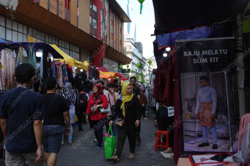 TINJAUAN PERSIAPAN HARI RAYA