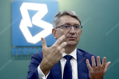 AXEL CRUAU