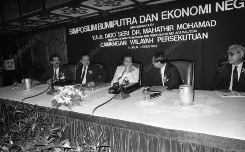 KL13_09092015_EKONOMI_NEGARA