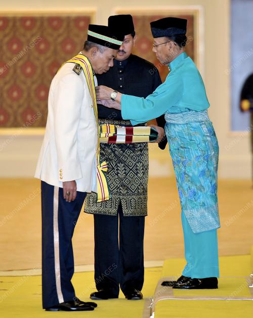 KL13_09102012_AGONG