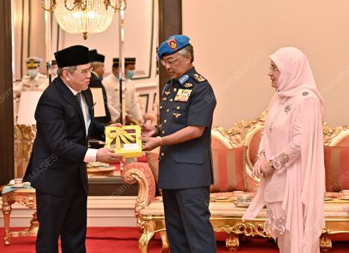 AL-SULTAN ABDULLAH RI'AYATUDDIN AL-MUSTAFA BILLAH SHAH
