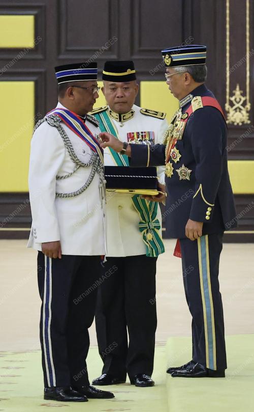 AL-SULTAN ABDULLAH RI'AYATUDDIN AL-MUSTAFA BILLAH SHAH