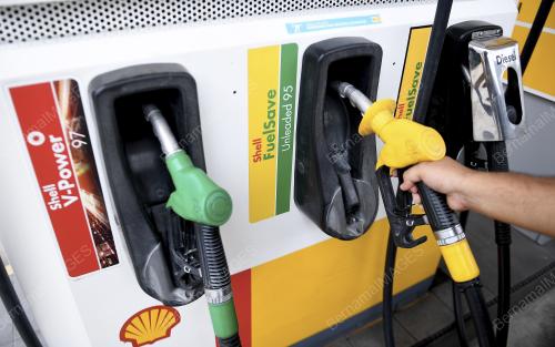 TINJAUAN PENURUNAN HARGA MINYAK