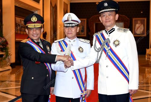 KL13_10122017_AGONG_BN201712083689