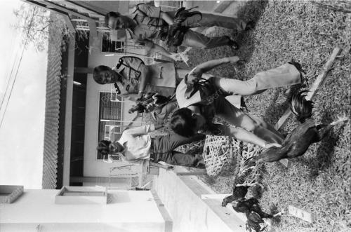 AYAM LAGA