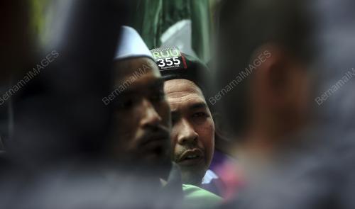 KL13_11042017_BANTAHAN