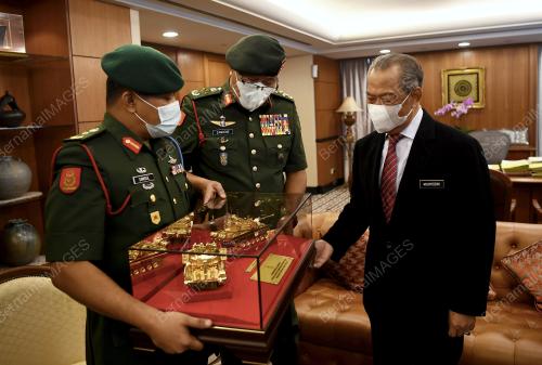 TAN SRI MUHYIDDIN YASSIN